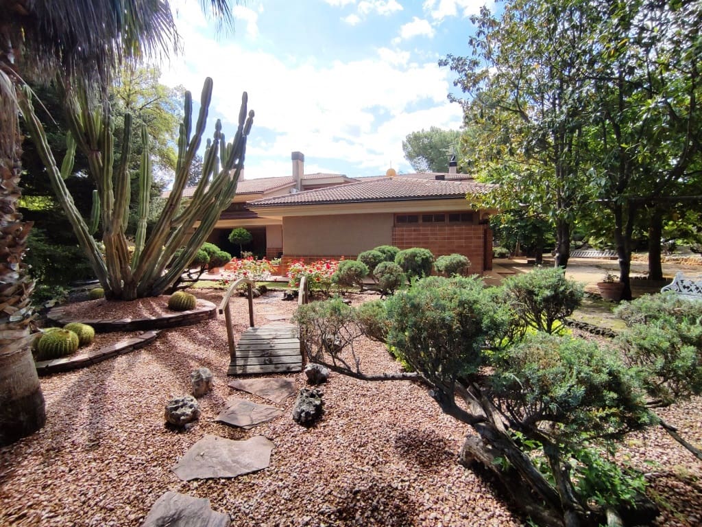 13 soverom Villa til salgs i Cocentaina med svømmebasseng garasje - € 1 950 000 (Ref: 9100107)