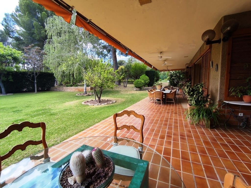 13 soverom Villa til salgs i Cocentaina med svømmebasseng garasje - € 1 950 000 (Ref: 9100107)