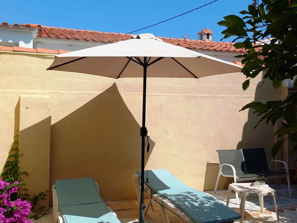 3 makuuhuone Huvila myytävänä paikassa Denia mukana 
autotalli - 450 000 € (Ref: 9101596)