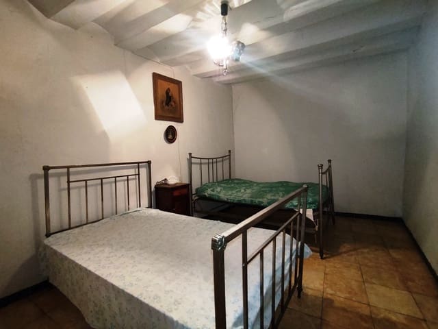 7 soveværelse Byhus til salg i Agres - € 109.000 (Ref: 9137415)