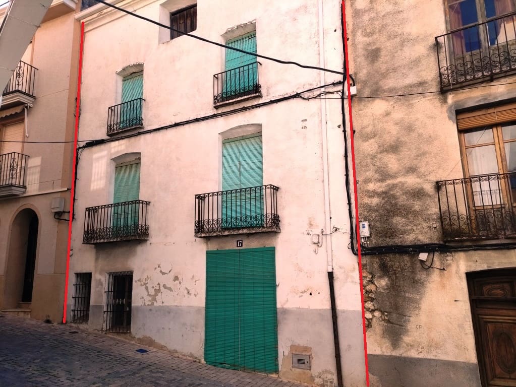 7 soveværelse Byhus til salg i Agres - € 109.000 (Ref: 9137415)