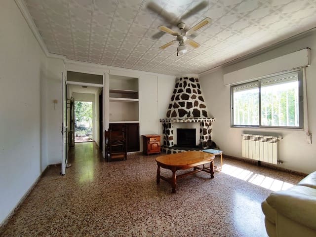 4 bedroom Finca/Country House for sale in Villalonga with garage - € 200,000 (Ref: 9230621)