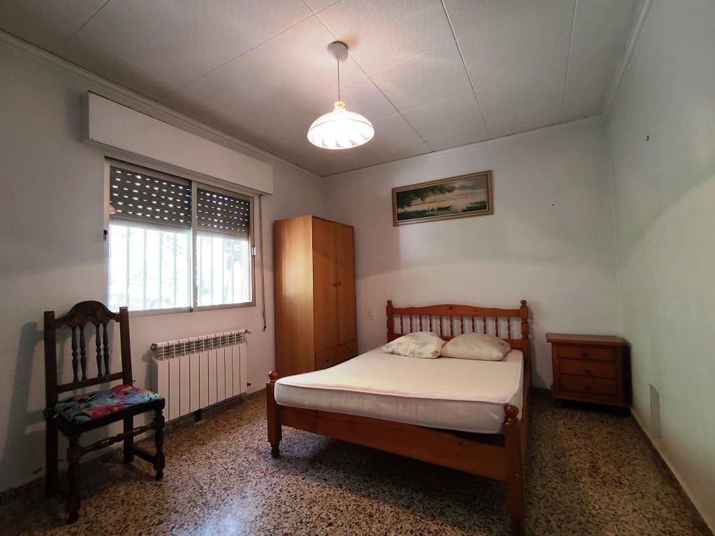 4 soveværelse Finca/Landehus til salg i Villalonga med garage - € 200.000 (Ref: 9230621)