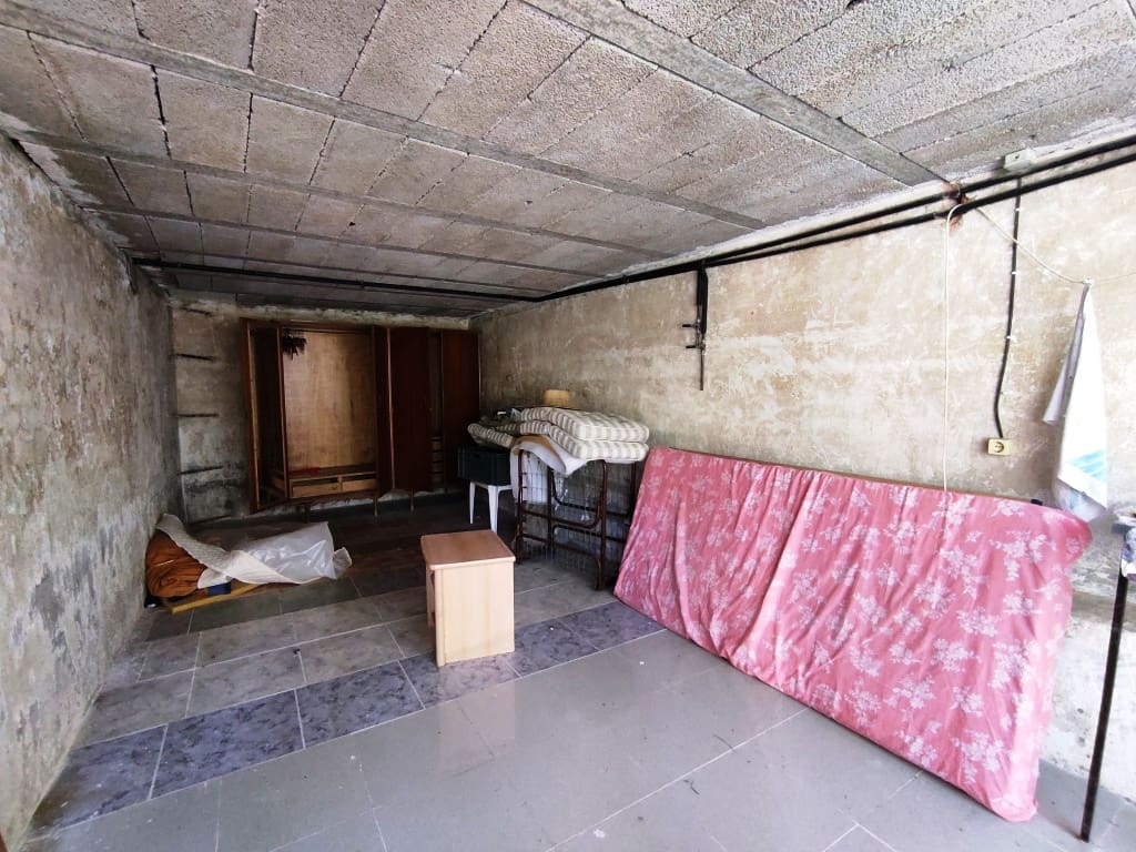 4 soveværelse Finca/Landehus til salg i Villalonga med garage - € 200.000 (Ref: 9230621)