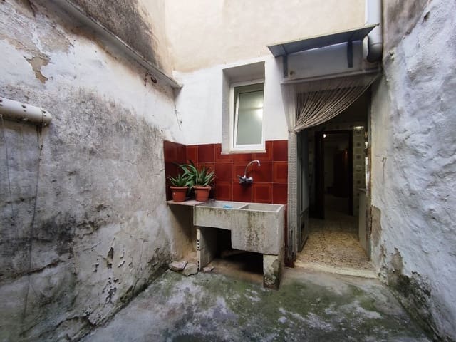 4 bedroom Townhouse for sale in Planes - € 75,000 (Ref: 9304612)