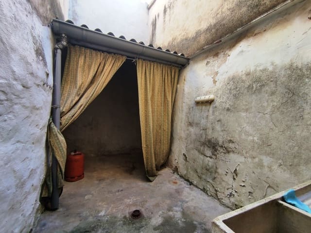 4 bedroom Townhouse for sale in Planes - € 75,000 (Ref: 9304612)