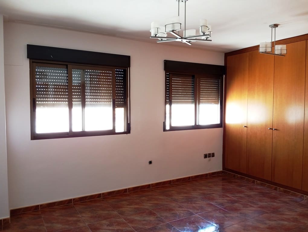 3 makuuhuone Rivitalo myytävänä paikassa Beniarjo mukana 
autotalli - 219 000 € (Ref: 9346542)