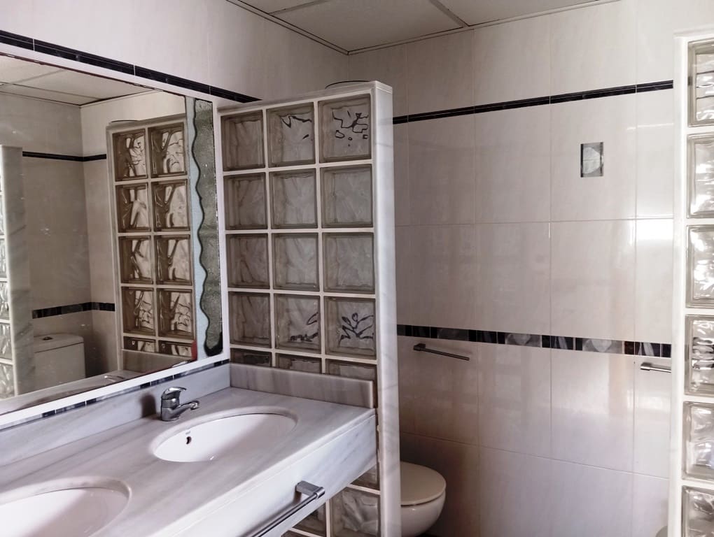 3 makuuhuone Rivitalo myytävänä paikassa Beniarjo mukana 
autotalli - 219 000 € (Ref: 9346542)