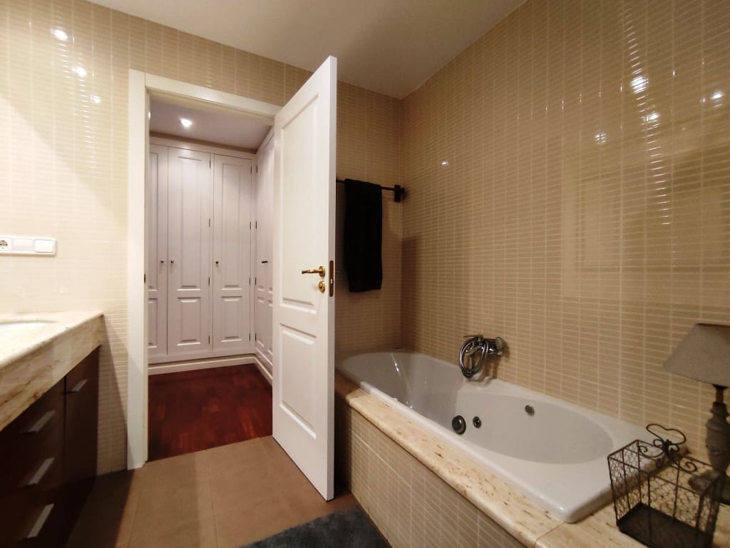 4 soveværelse Lejlighed til salg i Alcoy / Alcoi med garage - € 460.000 (Ref: 9349753)