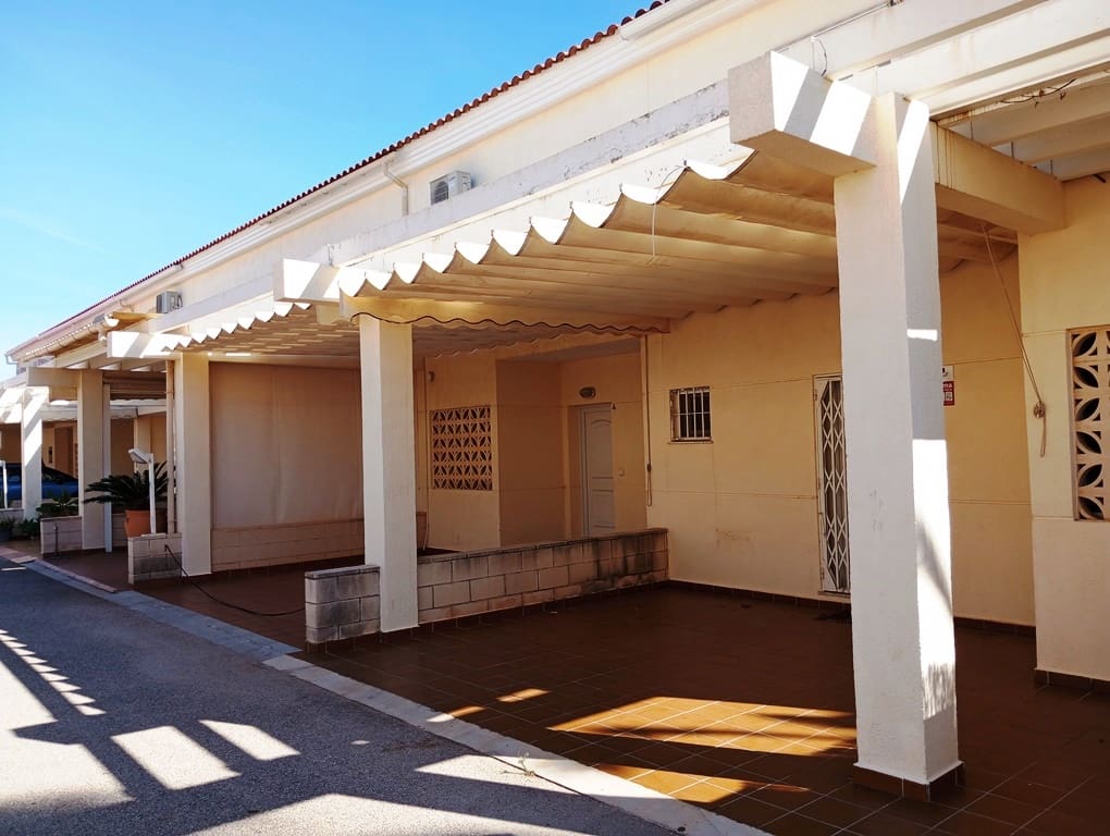 2 soveværelse Rækkehus til salg i Els Poblets med swimmingpool - € 260.000 (Ref: 9363115)