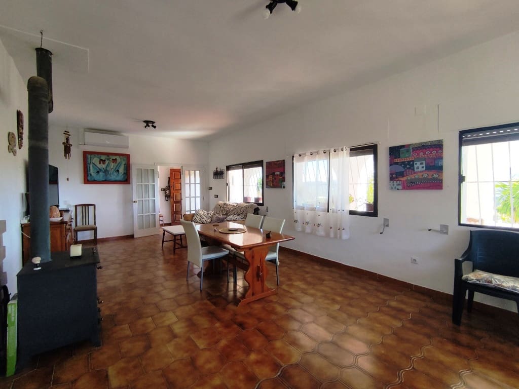 6 slaapkamer Villa te koop in Alcocer de Planes met zwembad garage - € 380.000 (Ref: 9379581)