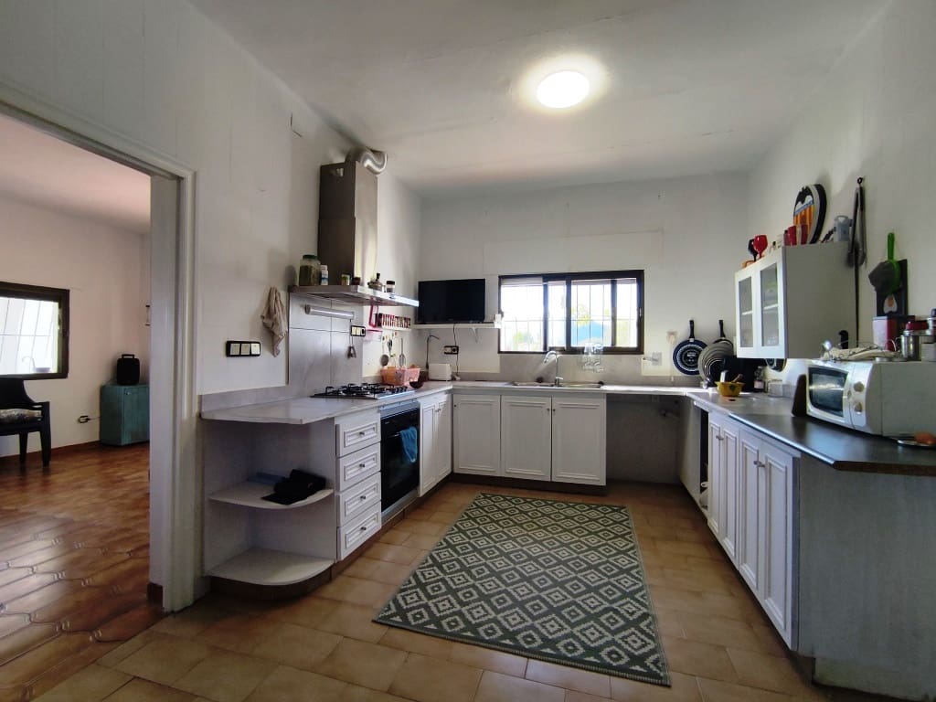 6 slaapkamer Villa te koop in Alcocer de Planes met zwembad garage - € 380.000 (Ref: 9379581)