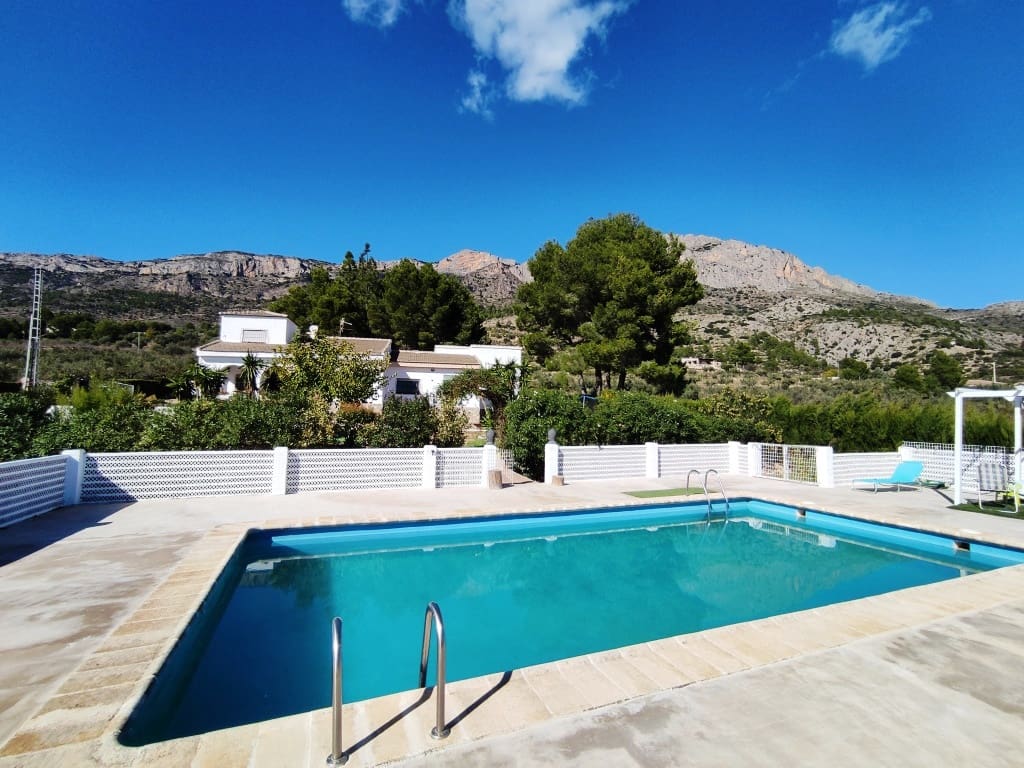 6 slaapkamer Villa te koop in Alcocer de Planes met zwembad garage - € 380.000 (Ref: 9379581)