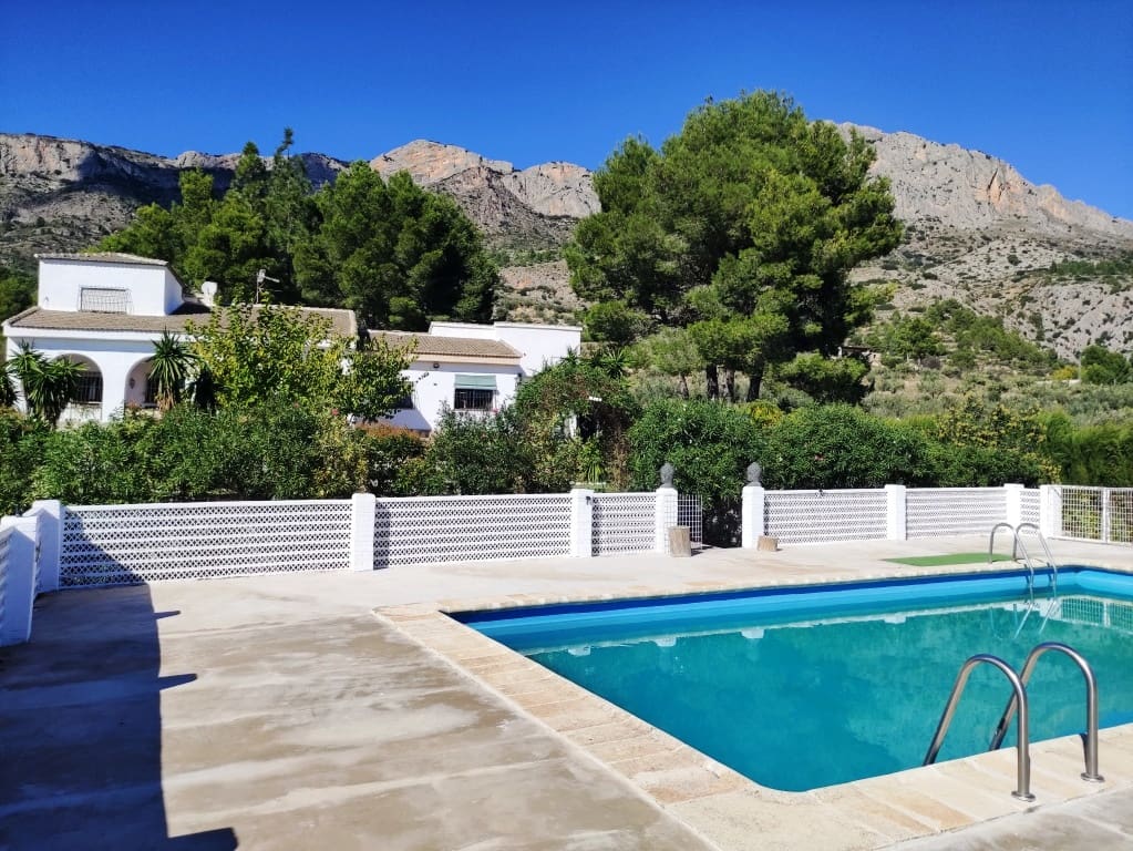 6 slaapkamer Villa te koop in Alcocer de Planes met zwembad garage - € 380.000 (Ref: 9379581)