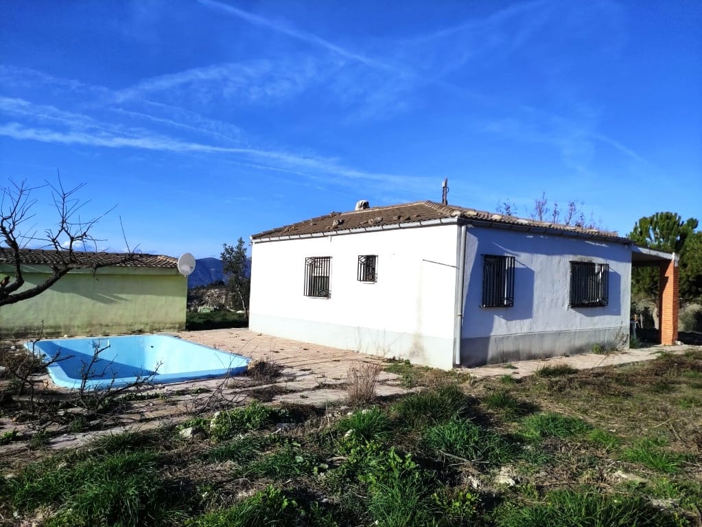 2 soveværelse Finca/Landehus til salg i Millena med swimmingpool - € 130.000 (Ref: 9550166)