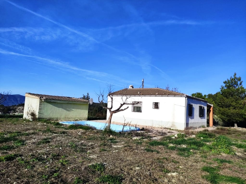 2 soveværelse Finca/Landehus til salg i Millena med swimmingpool - € 130.000 (Ref: 9550166)