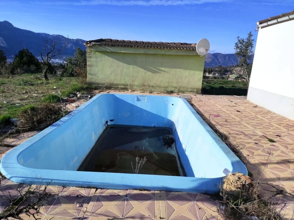 2 soveværelse Finca/Landehus til salg i Millena med swimmingpool - € 130.000 (Ref: 9550166)