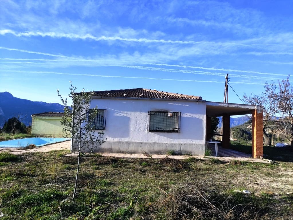 2 soveværelse Finca/Landehus til salg i Millena med swimmingpool - € 130.000 (Ref: 9550166)