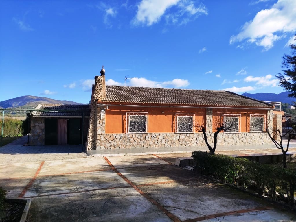 Finca/Casa Rural de 5 habitaciones en Benilloba en venta con piscina garaje - 180.000 € (Ref: 9550339)