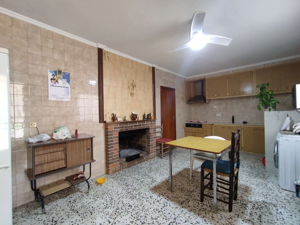 4 bedroom Finca/Country House for sale in Muro de Alcoy with pool garage - € 179,000 (Ref: 9737763)