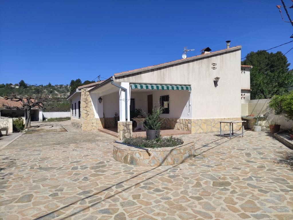 4 bedroom Finca/Country House for sale in Muro de Alcoy with pool garage - € 179,000 (Ref: 9737763)