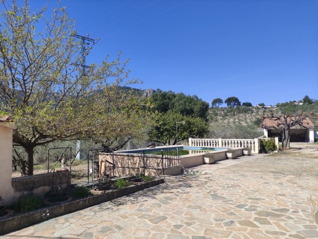 4 bedroom Finca/Country House for sale in Muro de Alcoy with pool garage - € 179,000 (Ref: 9737763)