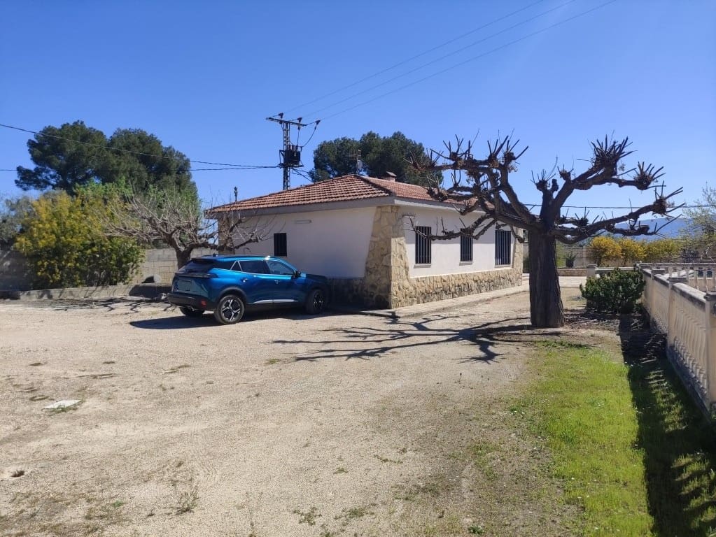 4 bedroom Finca/Country House for sale in Muro de Alcoy with pool garage - € 179,000 (Ref: 9737763)