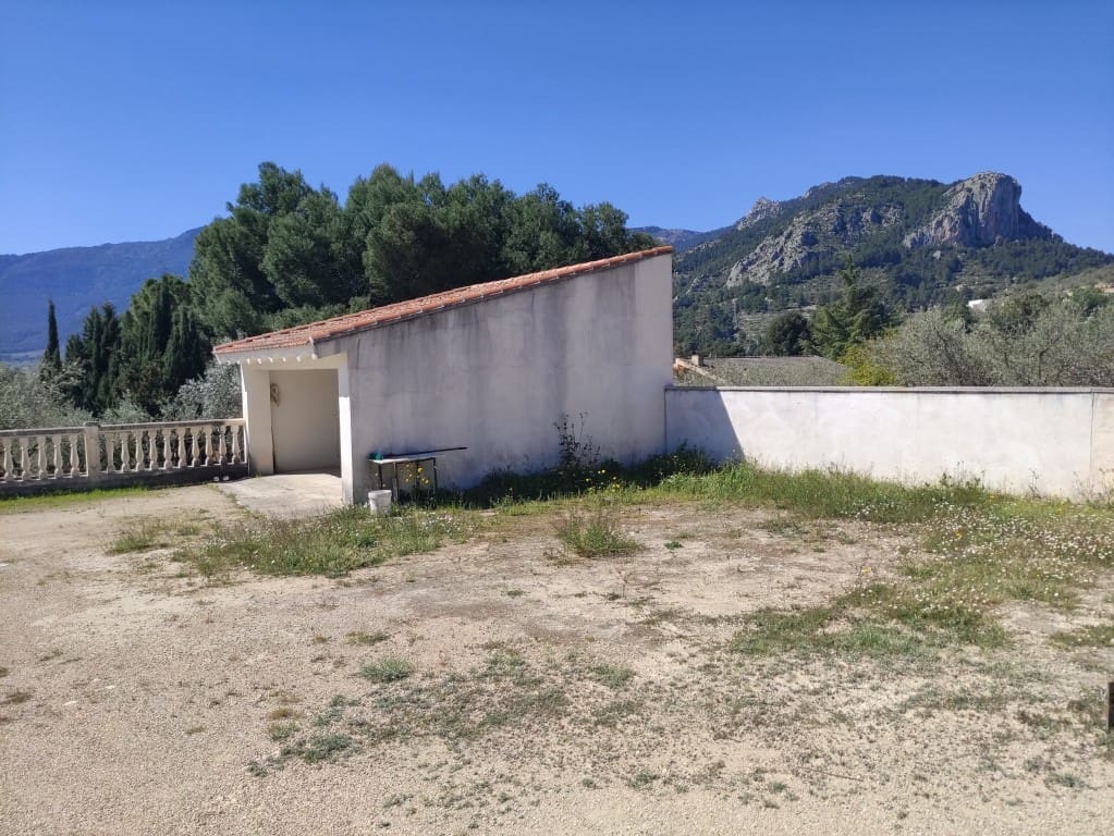 4 bedroom Finca/Country House for sale in Muro de Alcoy with pool garage - € 179,000 (Ref: 9737763)