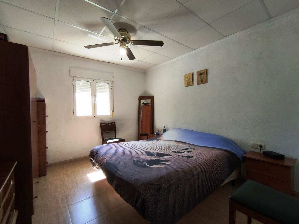 4 bedroom Finca/Country House for sale in Agullent with pool - € 167,000 (Ref: 9739166)