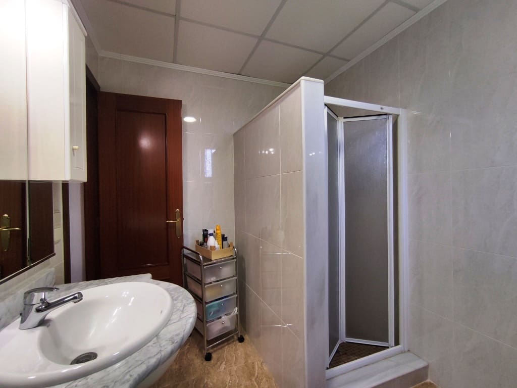 4 bedroom Finca/Country House for sale in Agullent with pool - € 167,000 (Ref: 9739166)