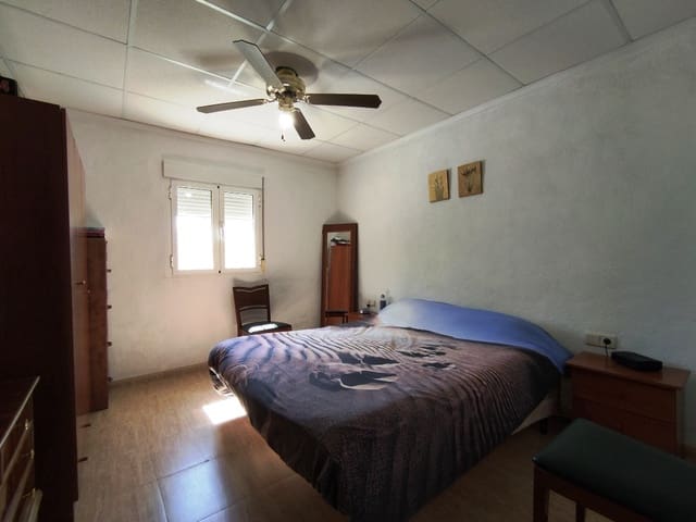 4 bedroom Finca/Country House for sale in Agullent with pool - € 167,000 (Ref: 9739166)