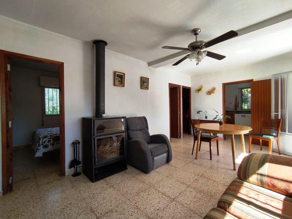 4 bedroom Finca/Country House for sale in Agullent with pool - € 167,000 (Ref: 9739166)