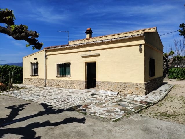 4 bedroom Finca/Country House for sale in Agullent with pool - € 167,000 (Ref: 9739166)