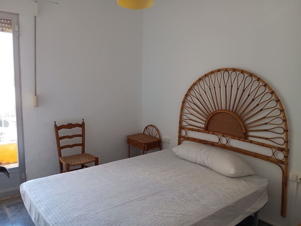 Pareado de 4 habitaciones en Dénia en venta con garaje - 330.000 € (Ref: 9821722)