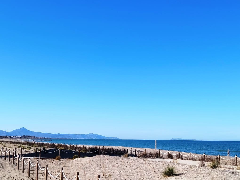 Pareado de 4 habitaciones en Dénia en venta con garaje - 330.000 € (Ref: 9821722)