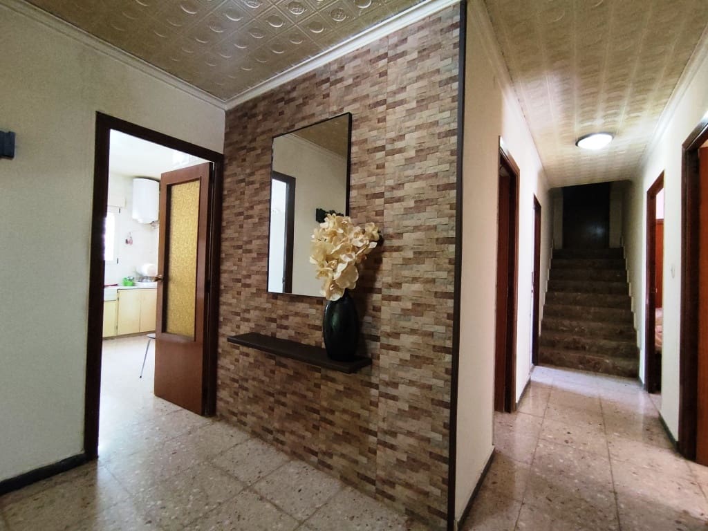4 chambre Villa/Maison à vendre à Alcoy / Alcoi avec piscine garage - 292 000 € (Ref: 9826852)