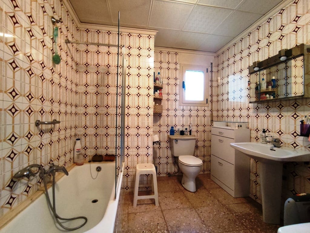 4 chambre Villa/Maison à vendre à Alcoy / Alcoi avec piscine garage - 292 000 € (Ref: 9826852)