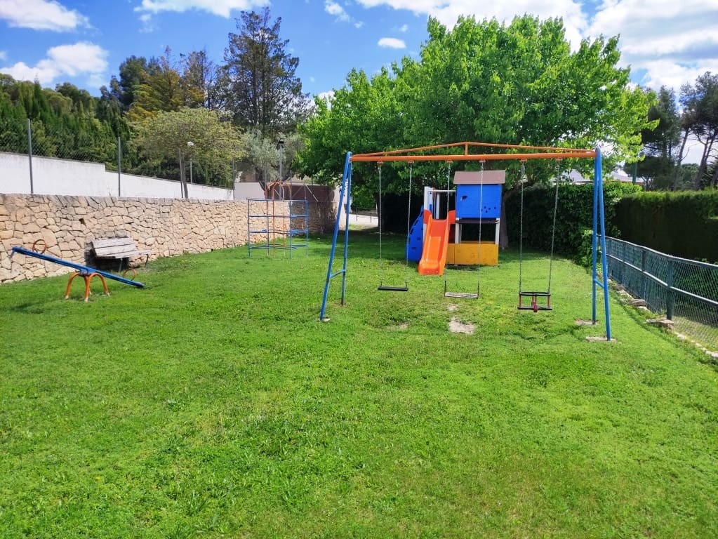 4 chambre Villa/Maison à vendre à Alcoy / Alcoi avec piscine garage - 292 000 € (Ref: 9826852)