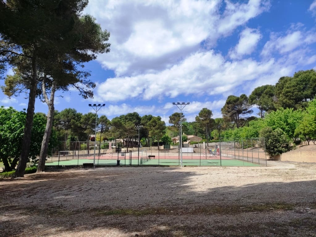 4 chambre Villa/Maison à vendre à Alcoy / Alcoi avec piscine garage - 292 000 € (Ref: 9826852)
