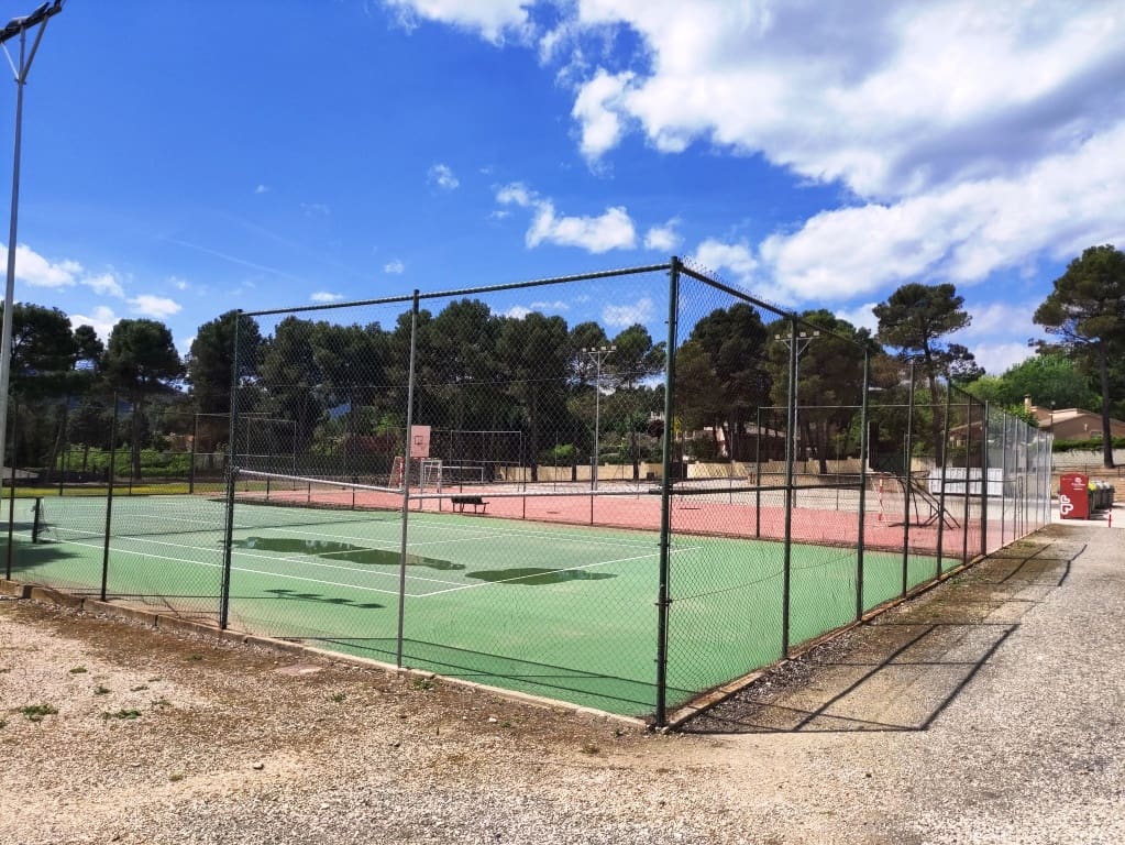 4 chambre Villa/Maison à vendre à Alcoy / Alcoi avec piscine garage - 292 000 € (Ref: 9826852)