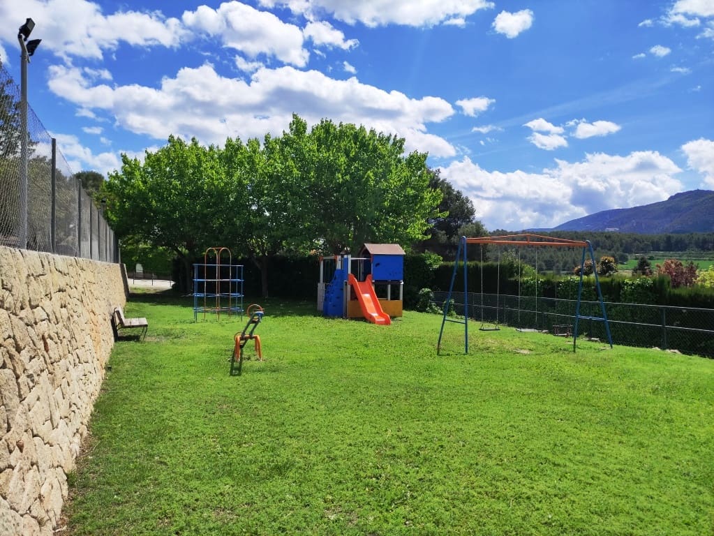 4 chambre Villa/Maison à vendre à Alcoy / Alcoi avec piscine garage - 292 000 € (Ref: 9826852)