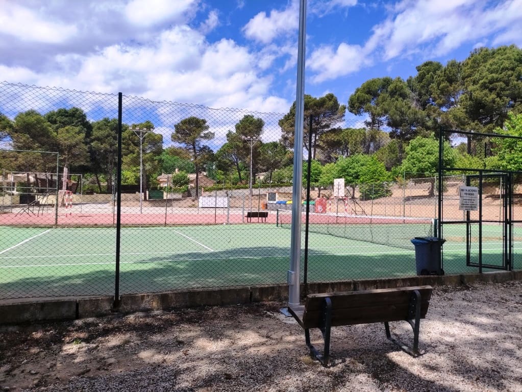 4 chambre Villa/Maison à vendre à Alcoy / Alcoi avec piscine garage - 292 000 € (Ref: 9826852)