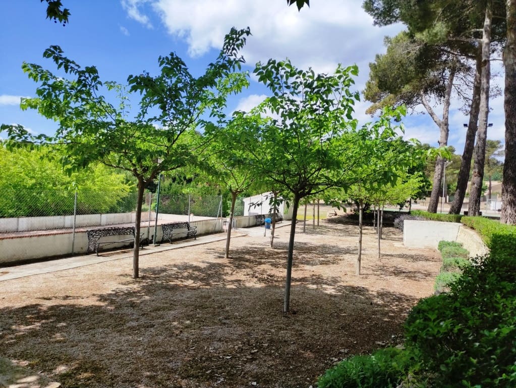 4 chambre Villa/Maison à vendre à Alcoy / Alcoi avec piscine garage - 292 000 € (Ref: 9826852)