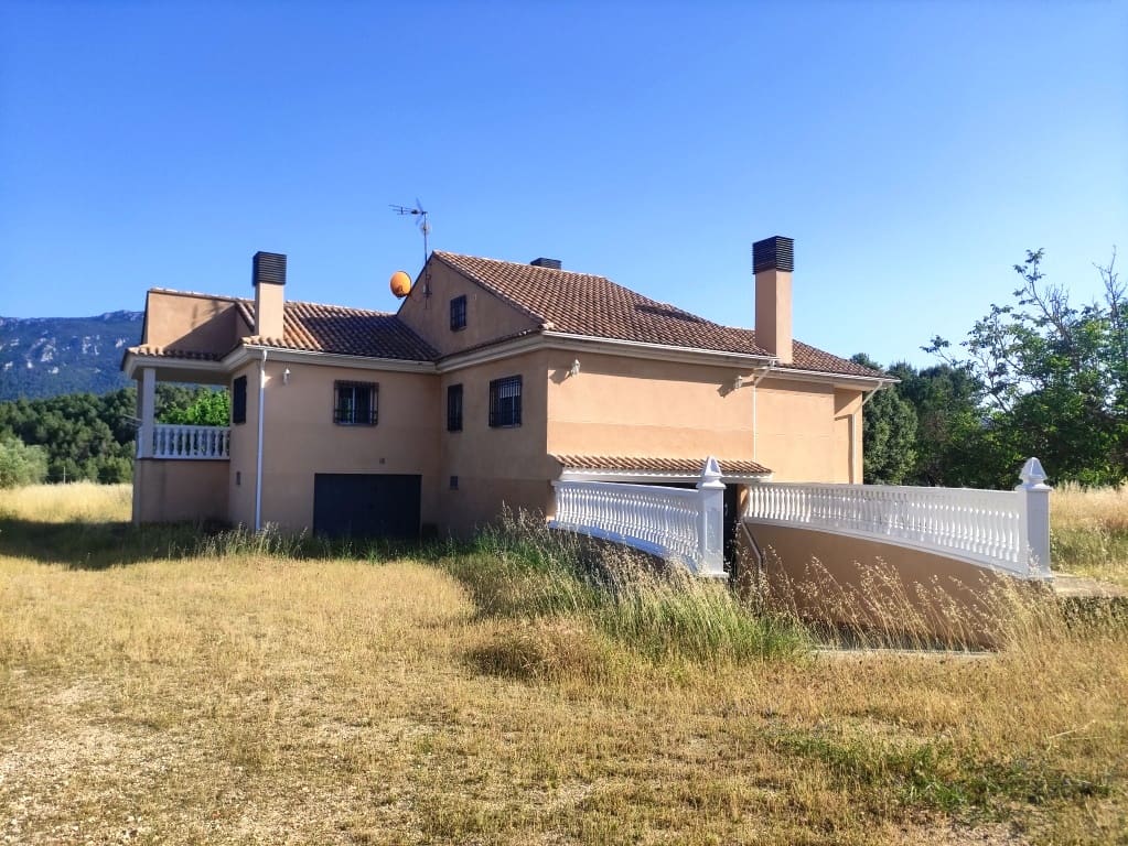 6 soveværelse Villa til salg i Alcoy / Alcoi med garage - € 550.000 (Ref: 9888479)