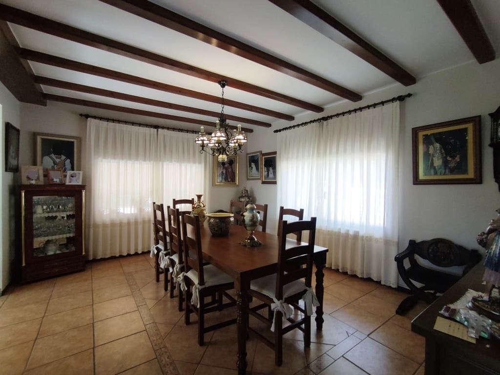 6 bedroom Villa for sale in Muro de Alcoy with pool garage - € 430,000 (Ref: 9922644)