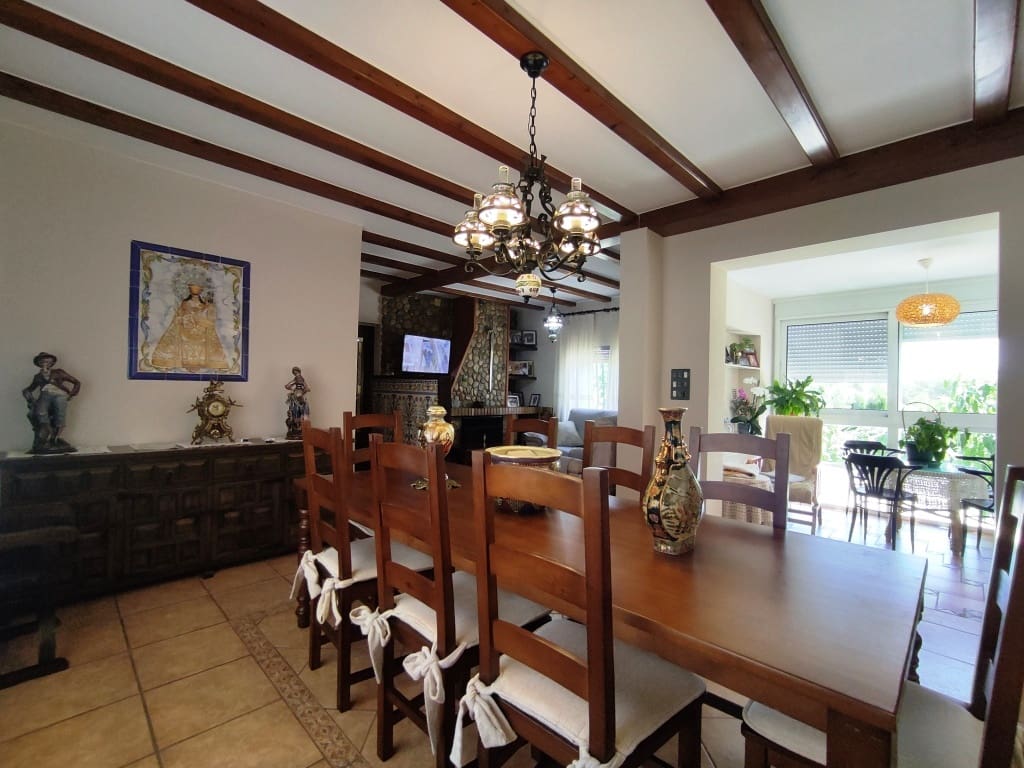 6 bedroom Villa for sale in Muro de Alcoy with pool garage - € 430,000 (Ref: 9922644)