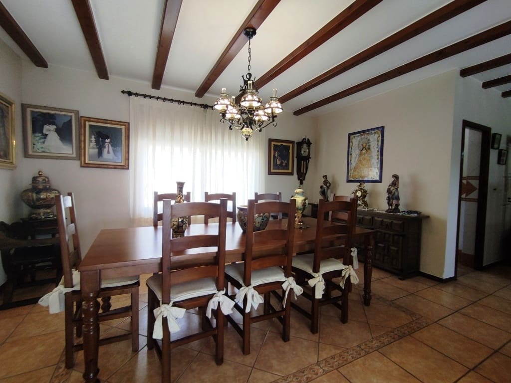 6 bedroom Villa for sale in Muro de Alcoy with pool garage - € 430,000 (Ref: 9922644)