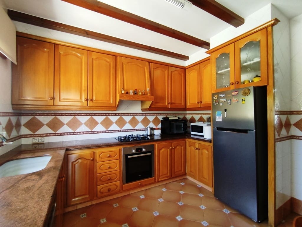 6 bedroom Villa for sale in Muro de Alcoy with pool garage - € 430,000 (Ref: 9922644)