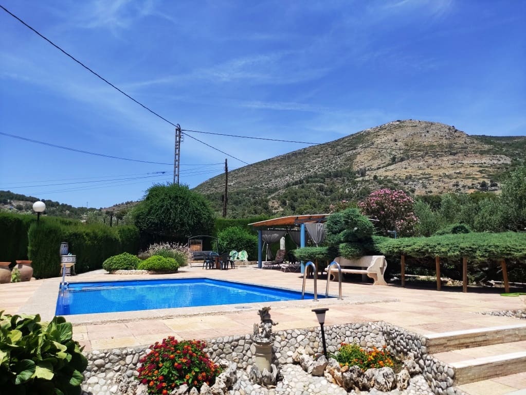 6 bedroom Villa for sale in Muro de Alcoy with pool garage - € 430,000 (Ref: 9922644)
