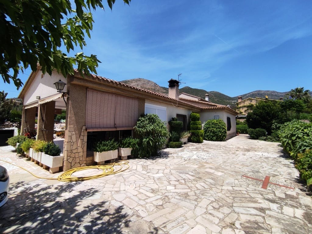 6 bedroom Villa for sale in Muro de Alcoy with pool garage - € 430,000 (Ref: 9922644)